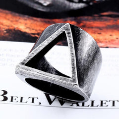 Ivar Triangle Ring Front - Morbid Rags